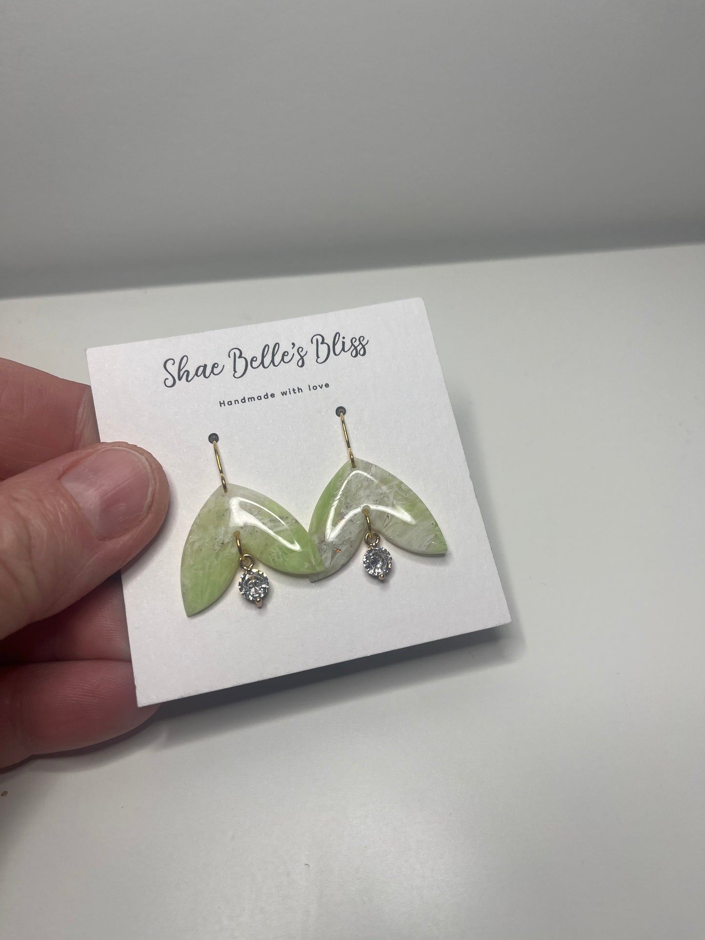 Emi Small Petal Drops